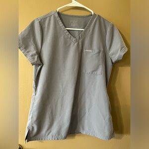 Jaanuu light grey women’s scrub top. Size S